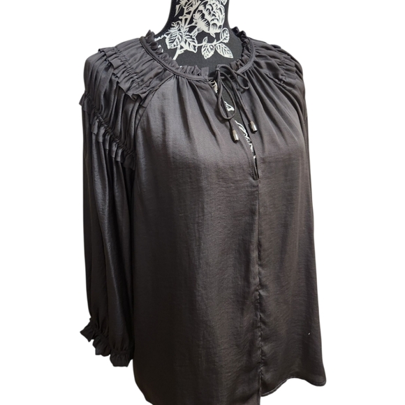 Hashtag In Trend Ruffle Shoulder Top - Picture 2 of 8